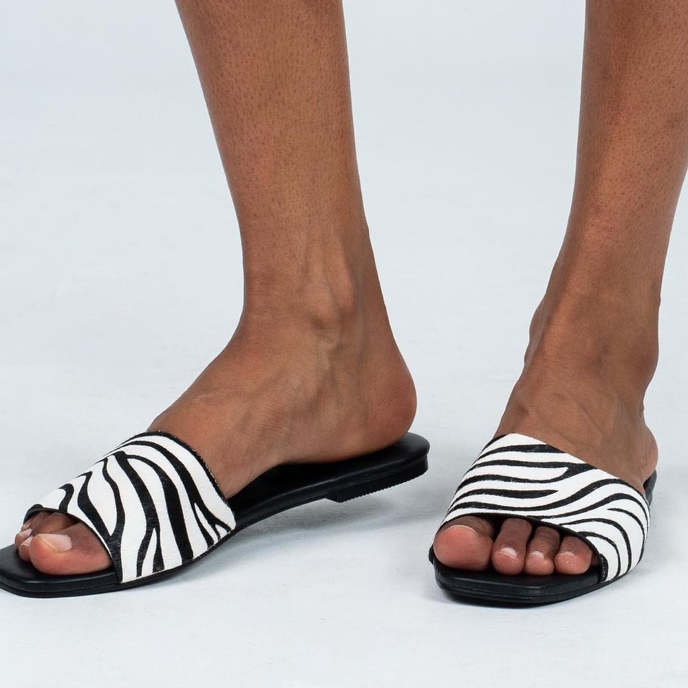 Princess Polly Billini Theo Slides Zebra